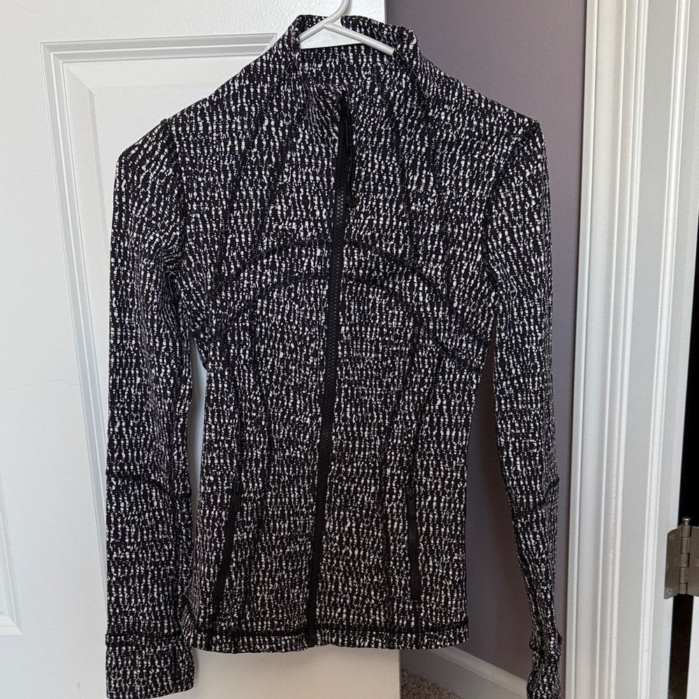Lululemon Athletica Black and White Jacket - Picture 1 of 5